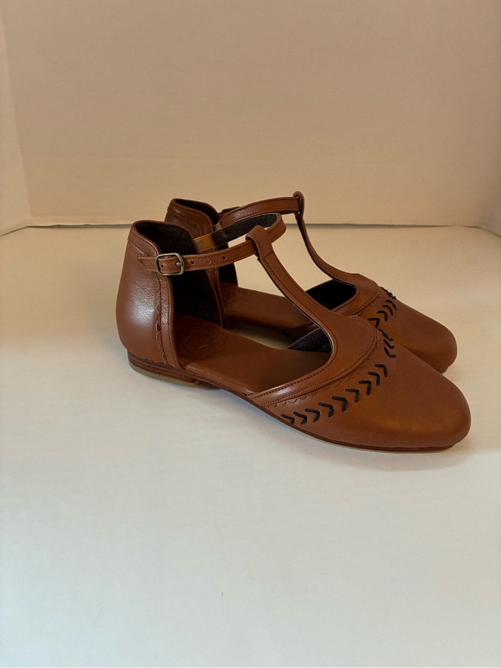 Women’s ELF MADE BY HAND Shoes 6